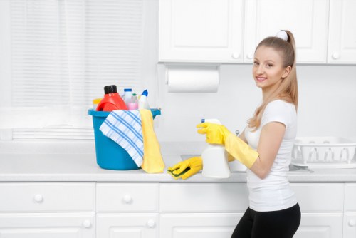 Local Kingston cleaners handling a flat move out clean